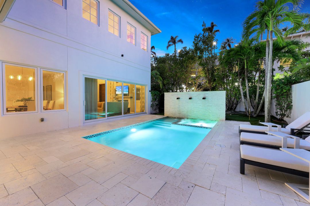 9184 Mercato Ln, Naples, FL 34108