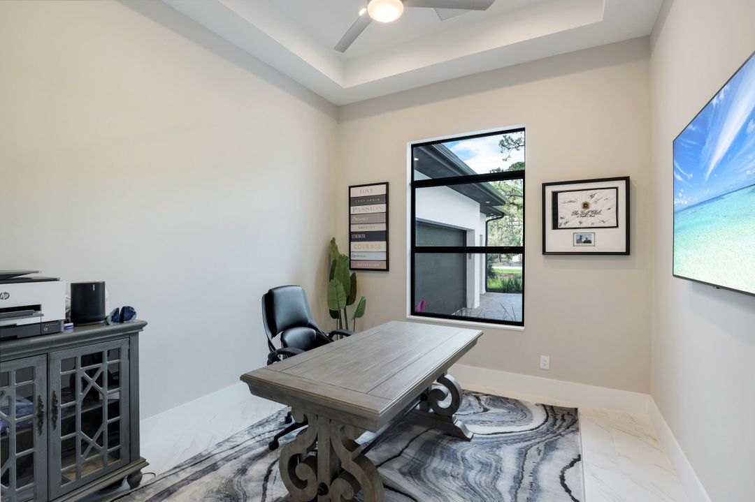 2088 Oakes Blvd, Naples, FL 34119