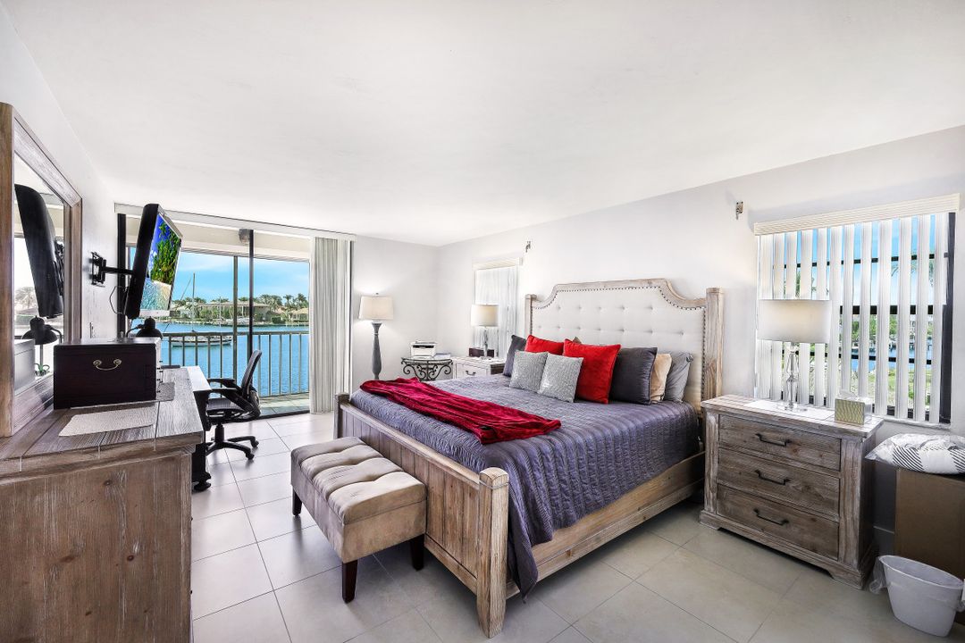 838 W Elkcam Cir #303, Marco Island, FL 34145