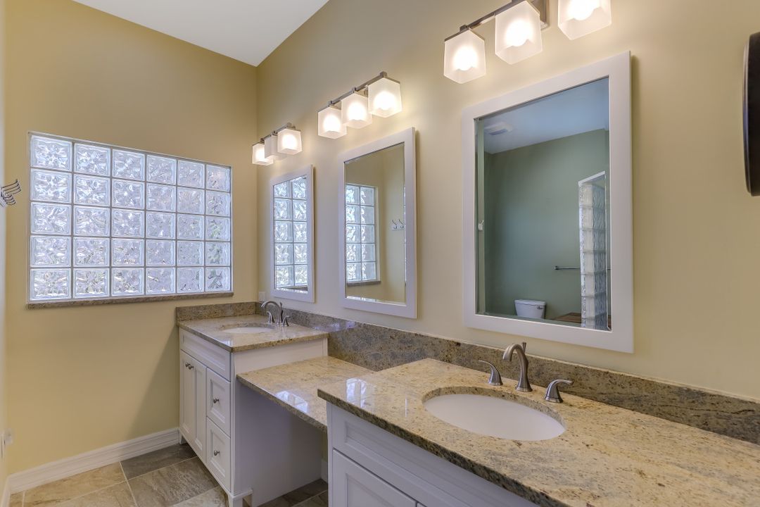 24761 Goldcrest Dr, Bonita Springs, FL 34134