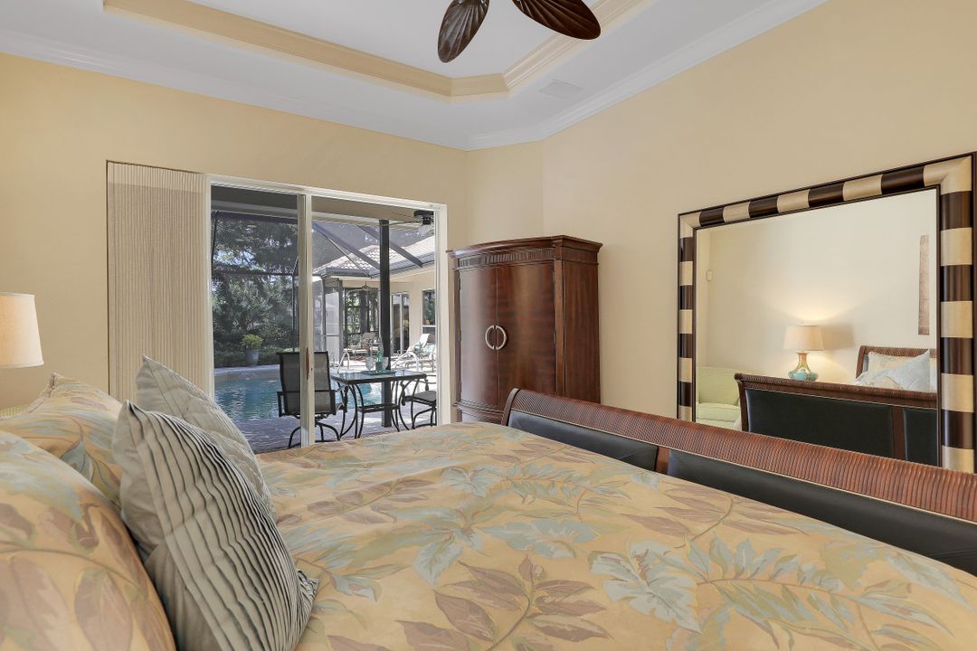 237 Charleston Ct, Naples, FL 34110