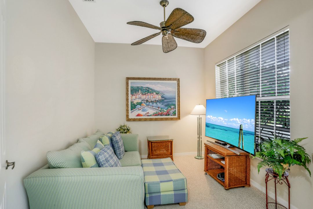 1818 Leamington Ln, Naples, FL 34109