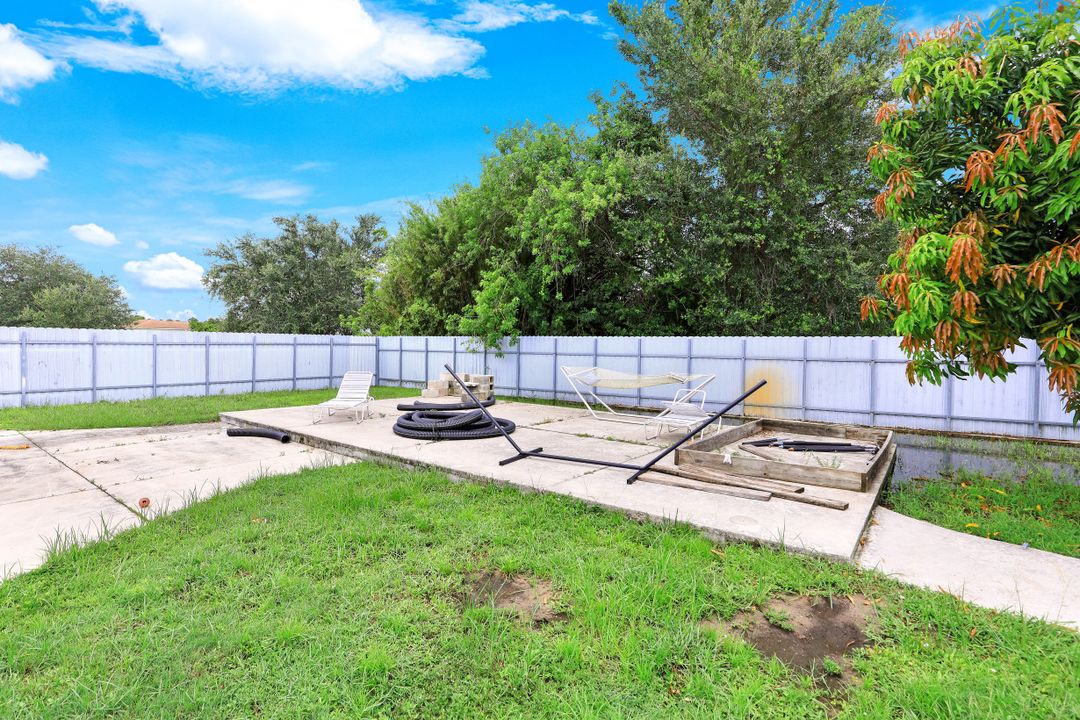 3505 20th St SW, Lehigh Acres, FL 33976