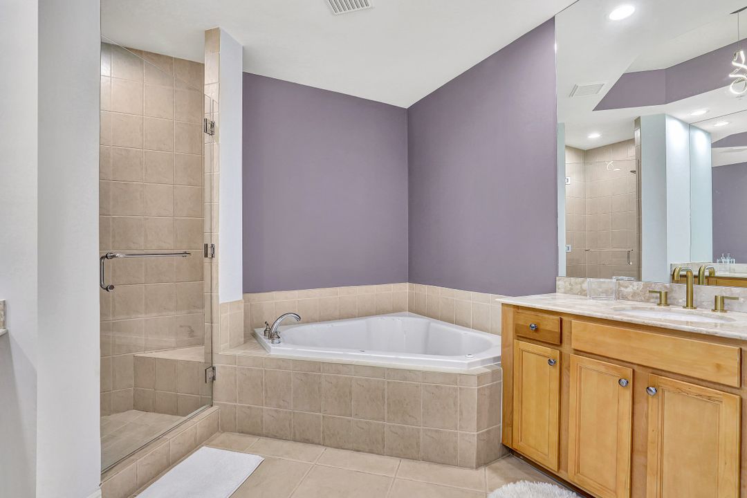 2090 W First St, Fort Myers, FL 33901