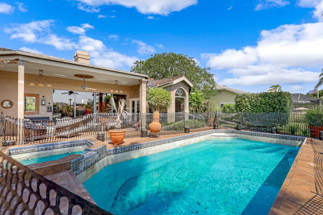 28419 Sombrero Dr, Bonita Springs, FL 34135