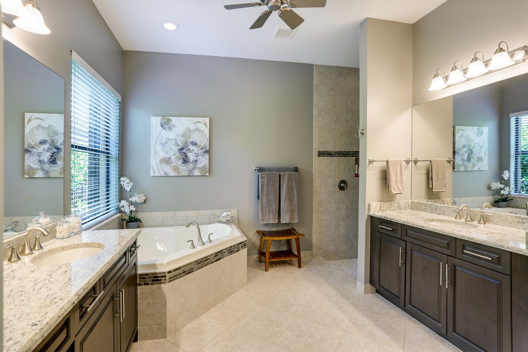 2958 Cinnamon Bay Cir, Naples, FL 34119