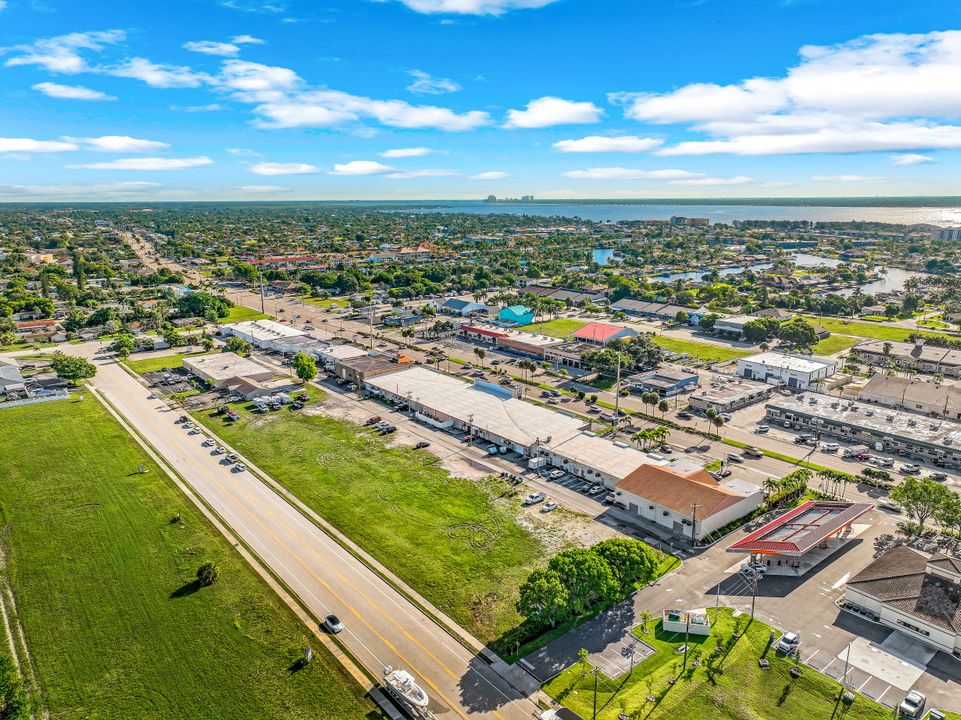 SE 15th Ave, Cape Coral, FL 33904