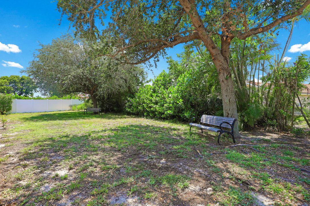 718 Fairlawn Ct, Marco Island, FL 34145