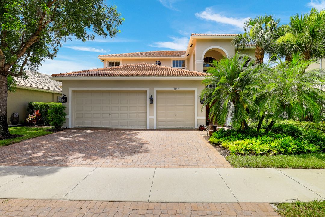 1857 Senegal Date Dr, Naples, FL 34119