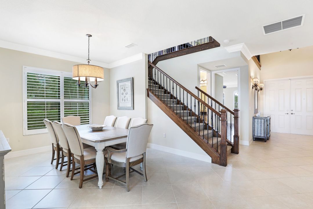 2939 Cinnamon Bay Cir, Naples, FL 34119