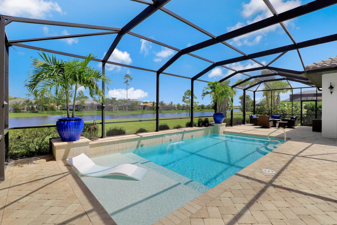 2155 Antigua Ln, Naples, FL 34120