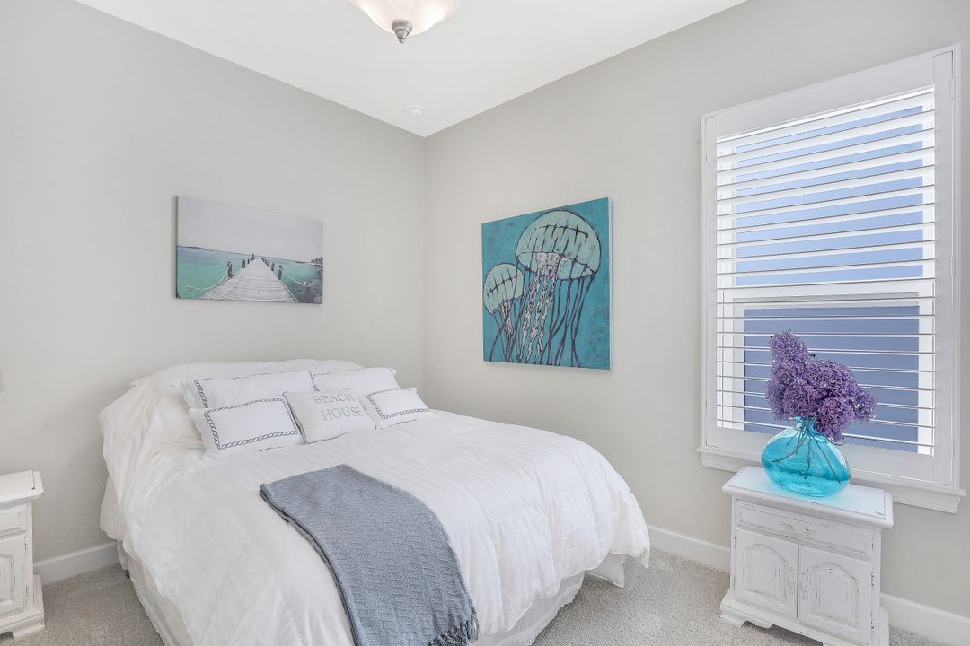 8458 Sevilla Ct, Naples, FL 34114