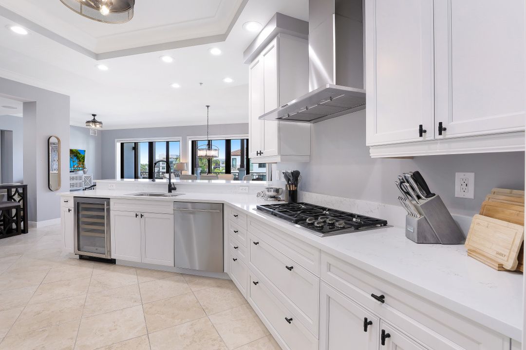 1530 5th Ave S #C-312, Naples, FL 34102