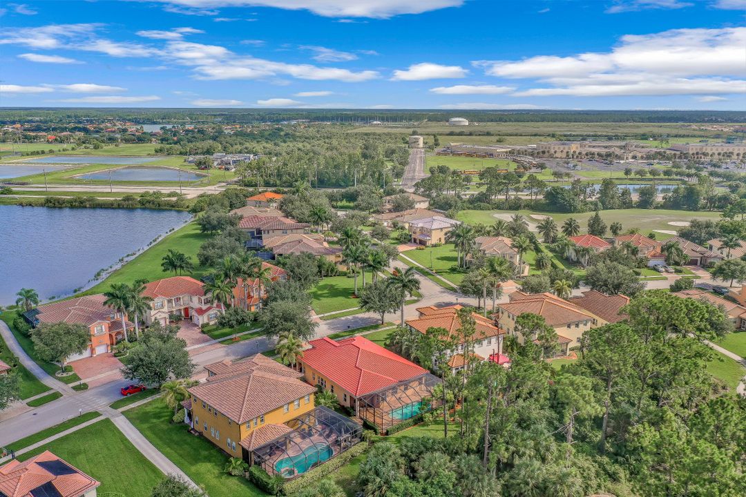 1985 Par Dr, Naples, FL 34120