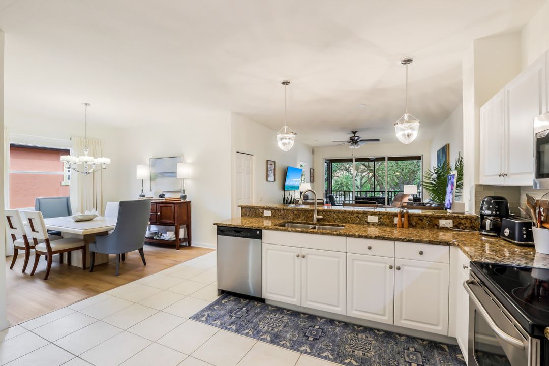 10020 Heather Ln #903, Naples, FL 34119