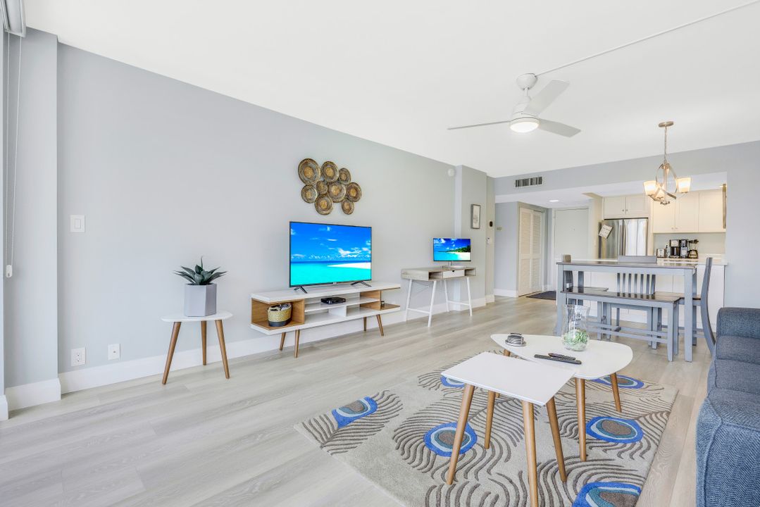 5 Bluebill Ave #210, Naples, FL 34108