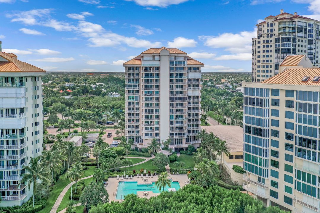 40 Seagate Dr #1203, Naples, FL 34103