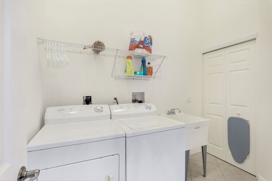 2365 Hidden Lake Ct #12, Naples, FL 34112