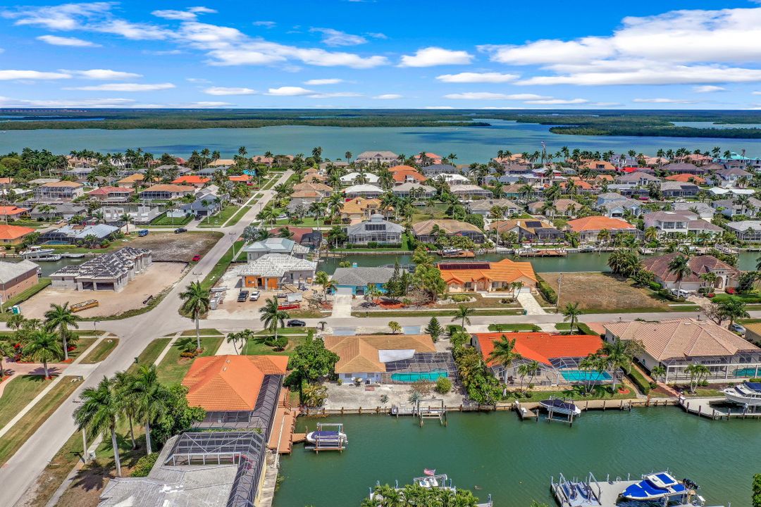 288 Grapewood Ct, Marco Island, FL 34145