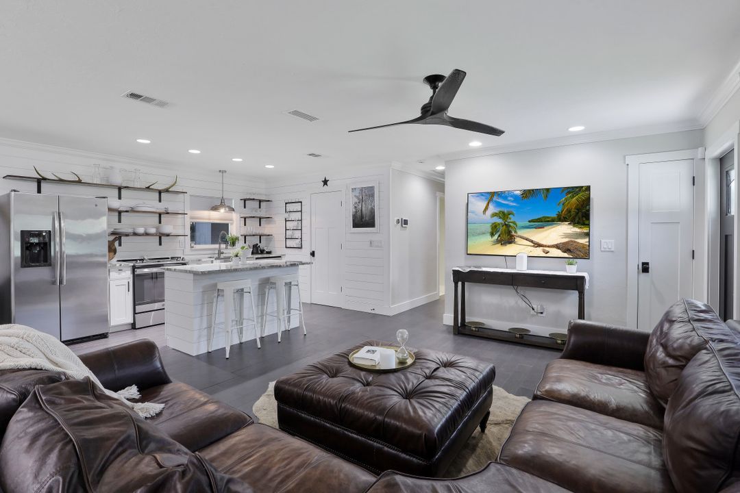 140 5th St NW, Naples, FL 34120