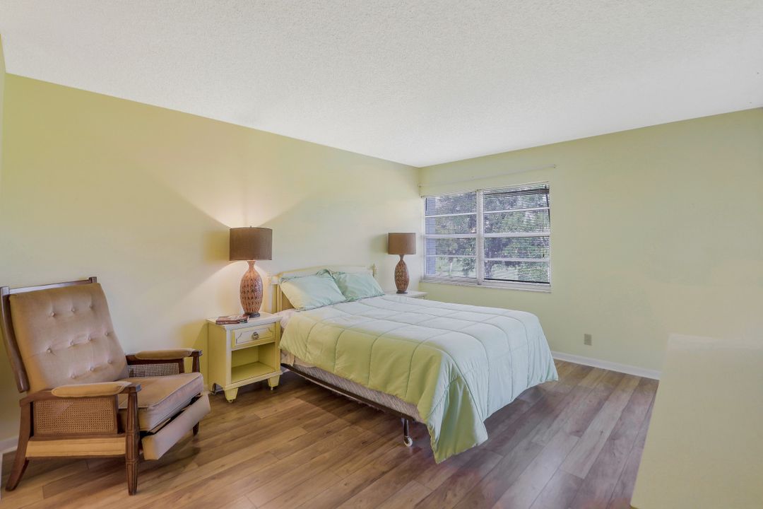 1086 Forest Lakes Dr #9207, Naples, FL 34105