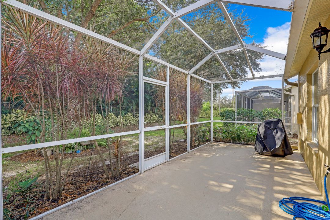 8511 Ibis Cove Cir, Naples, FL 34119