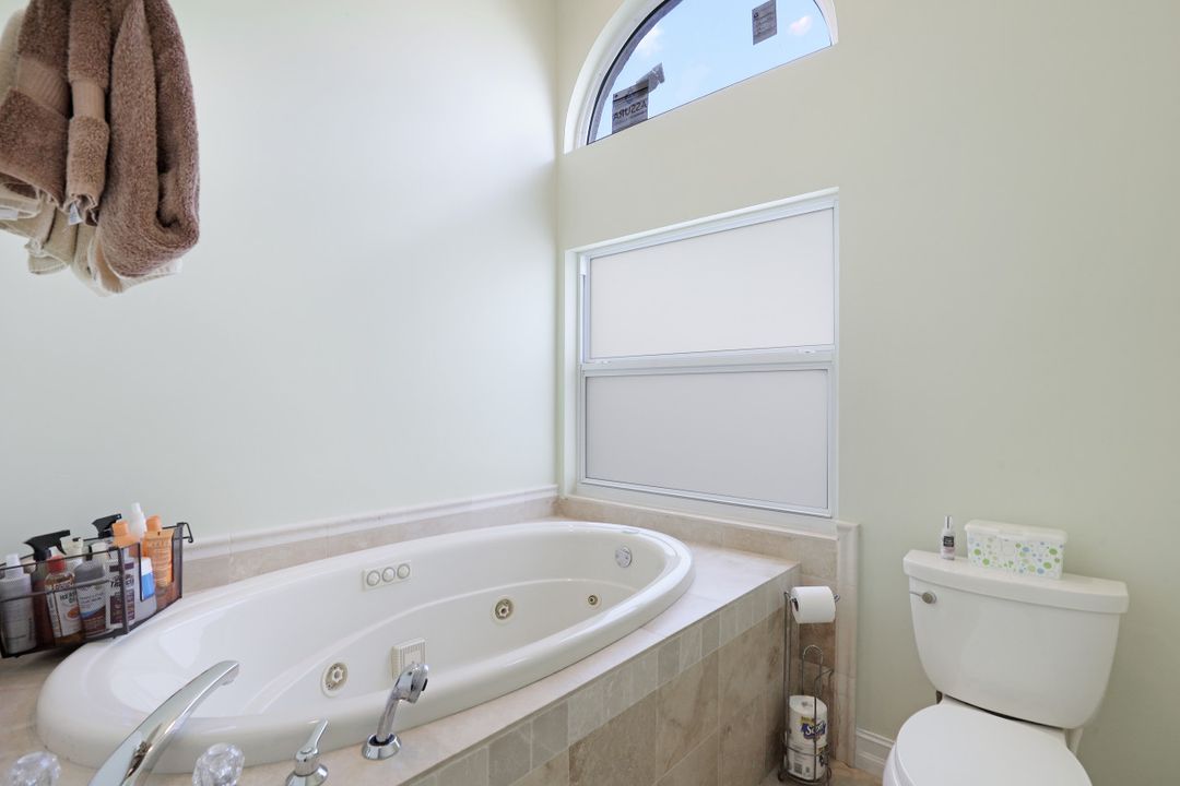 113 Quail Hollow Ct, Naples, FL 34113