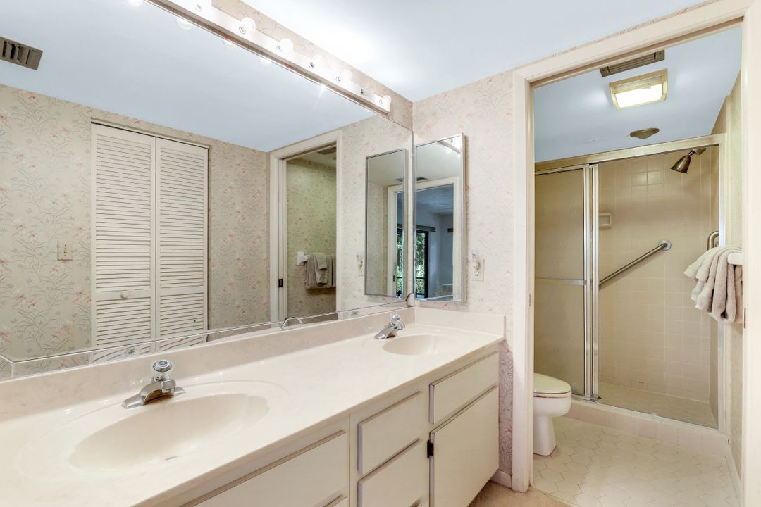 15330 Cedarwood Ln, Naples, FL 34110