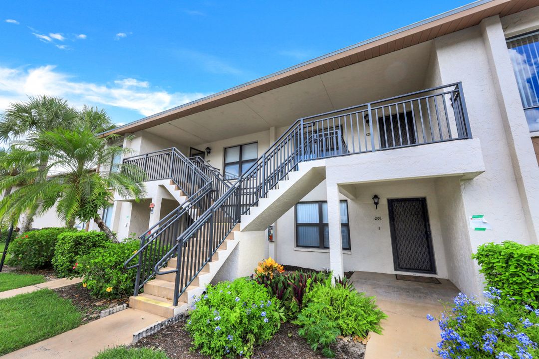 1208 Commonwealth Cir #J-202, Naples, FL 34116