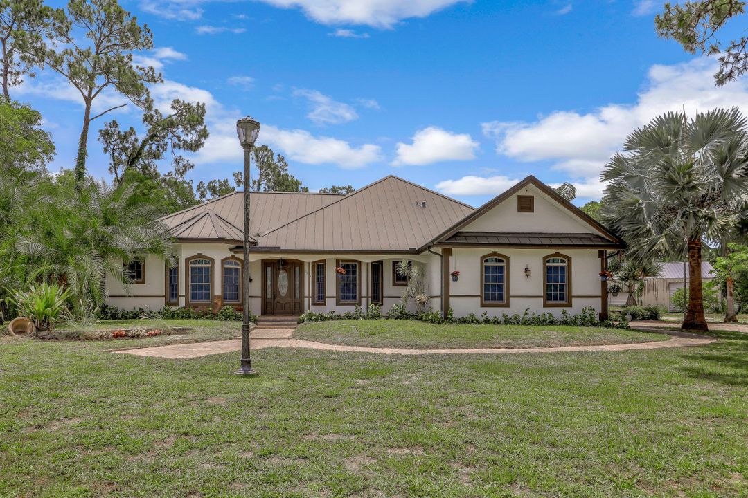 3074 Woodstock Ave, Naples, FL 34120