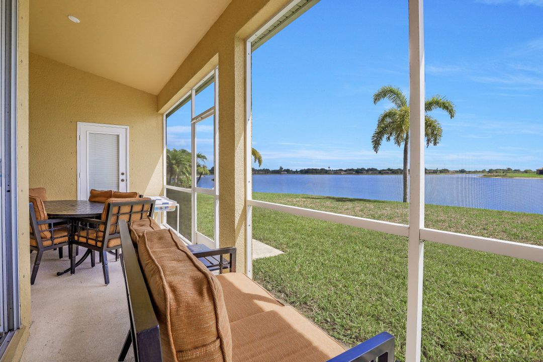 2198 Grove Dr, Naples, FL 34120