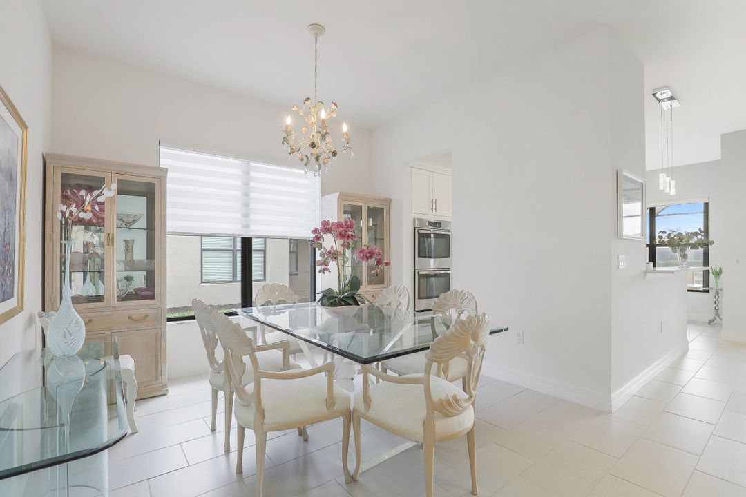 3462 Pacific Dr, Naples, FL 34119