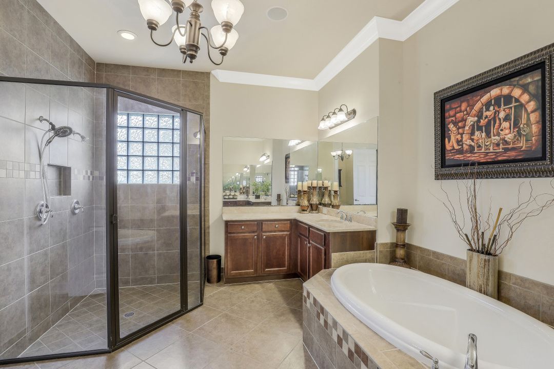 3910 Glacier Ct, Naples, FL 34119