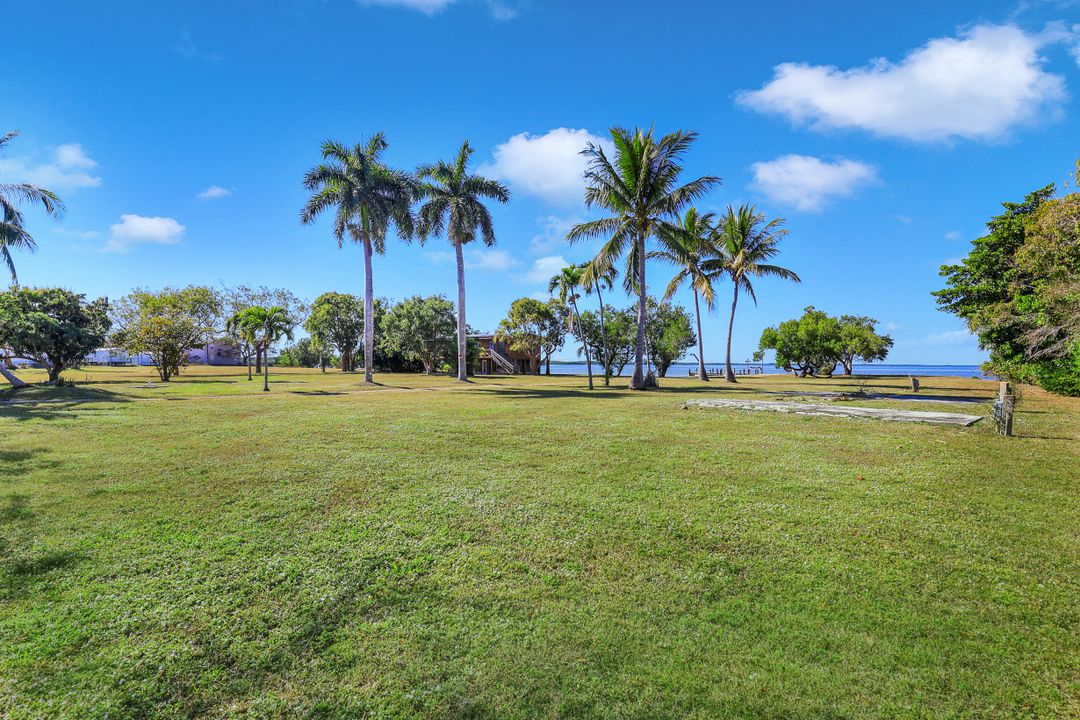 173 N Lopez Ln, Chokoloskee, FL 34138