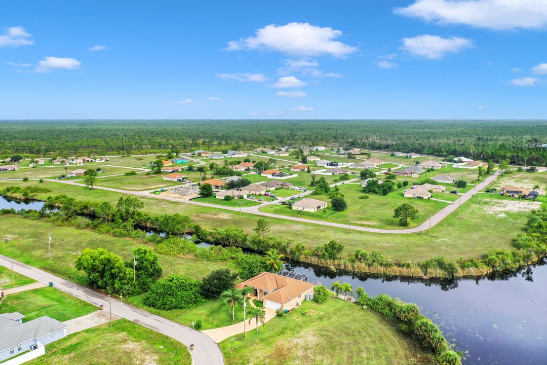 4176 NE 9th Pl, Cape Coral, FL 33909