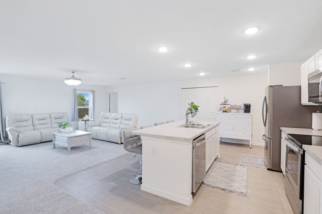 329 NE 13th Terrace, Cape Coral, FL 33909