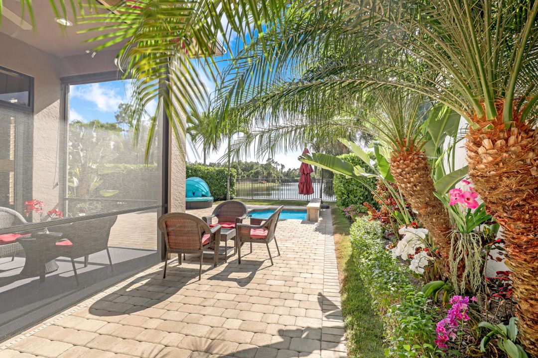 7919 Cordoba Pl, Naples, FL 34113