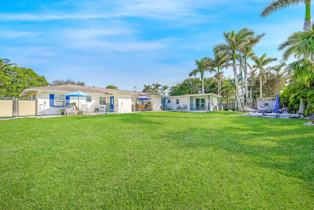 10095 7th St N #1, Naples, FL 34108