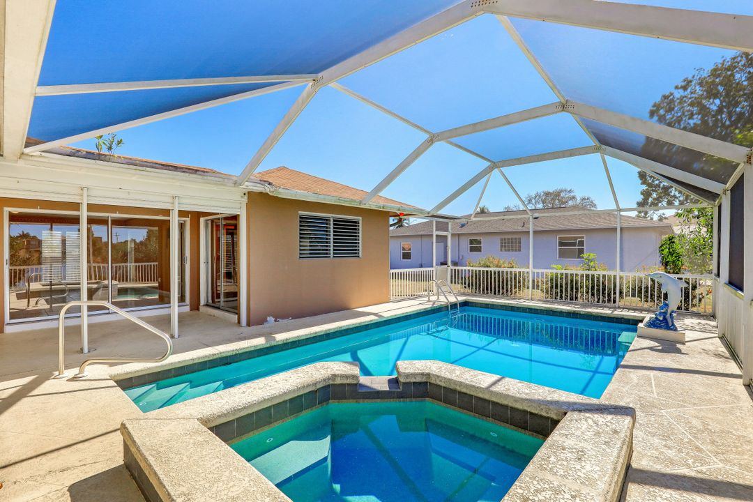 418 Yellowbird St, Marco Island, FL 34145