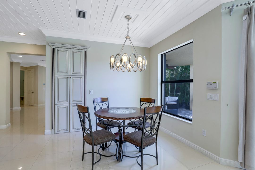 3642 Santaren Ct, Naples, FL 34119