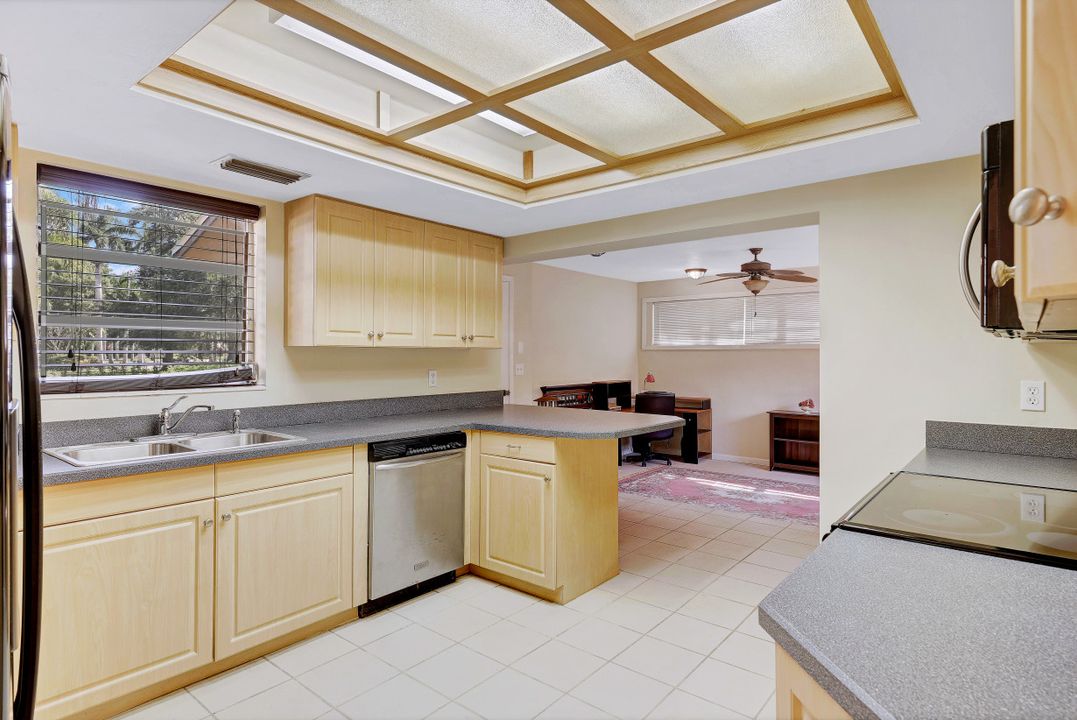 2702 McGregor Blvd, Fort Myers, FL 33901