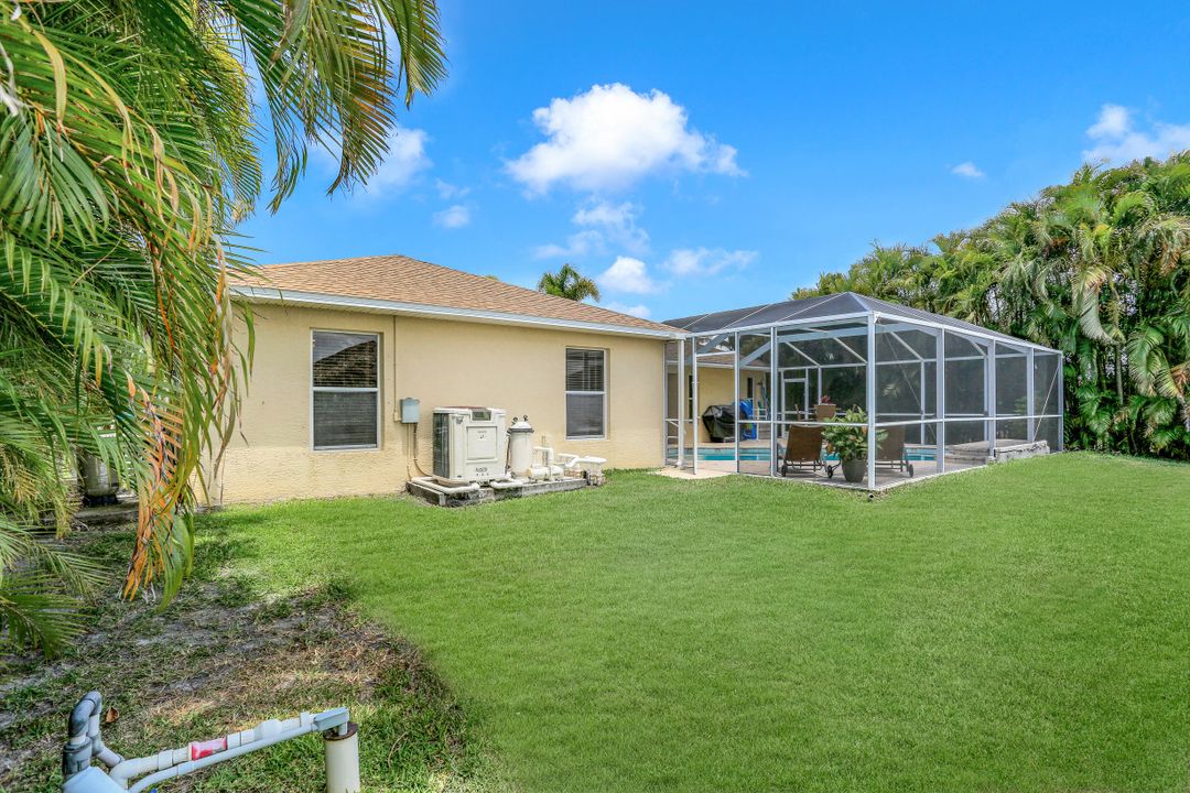 4137 SW 10th Ave, Cape Coral, FL 33914