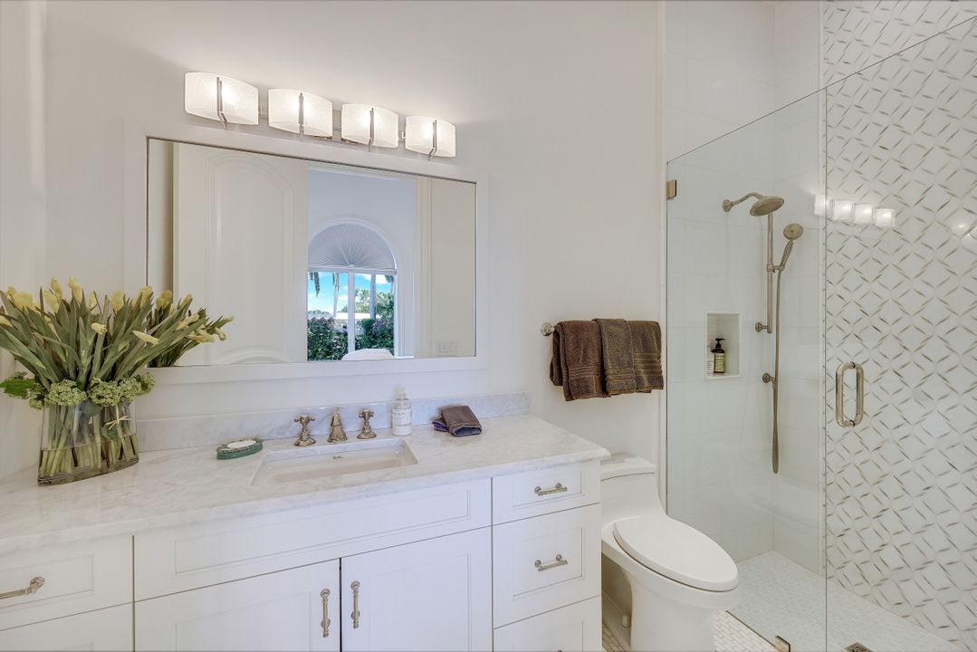 970 Aqua Cir, Naples, FL 34102