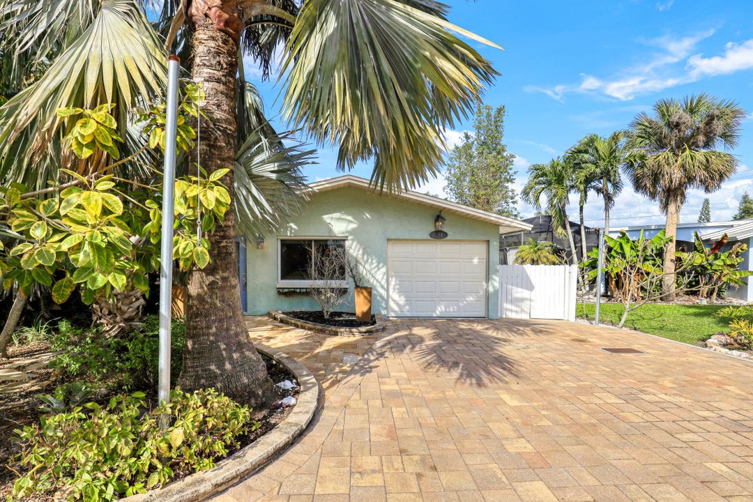 791 96th Ave N, Naples, FL 34108