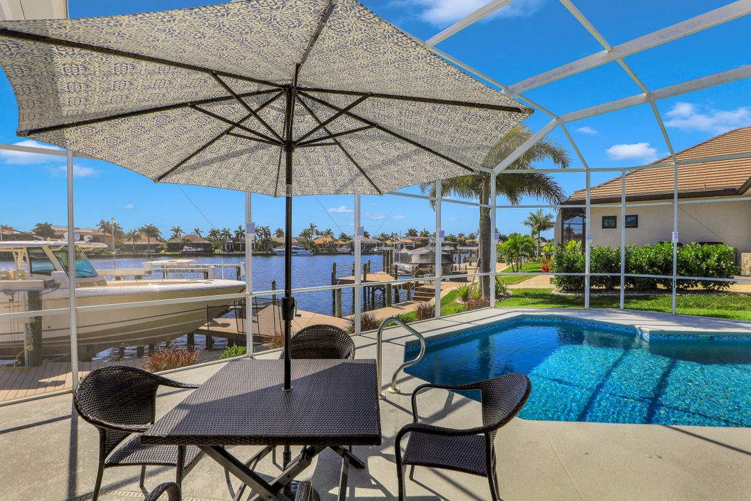 1900 Lagoon Ln, Cape Coral, FL 33914