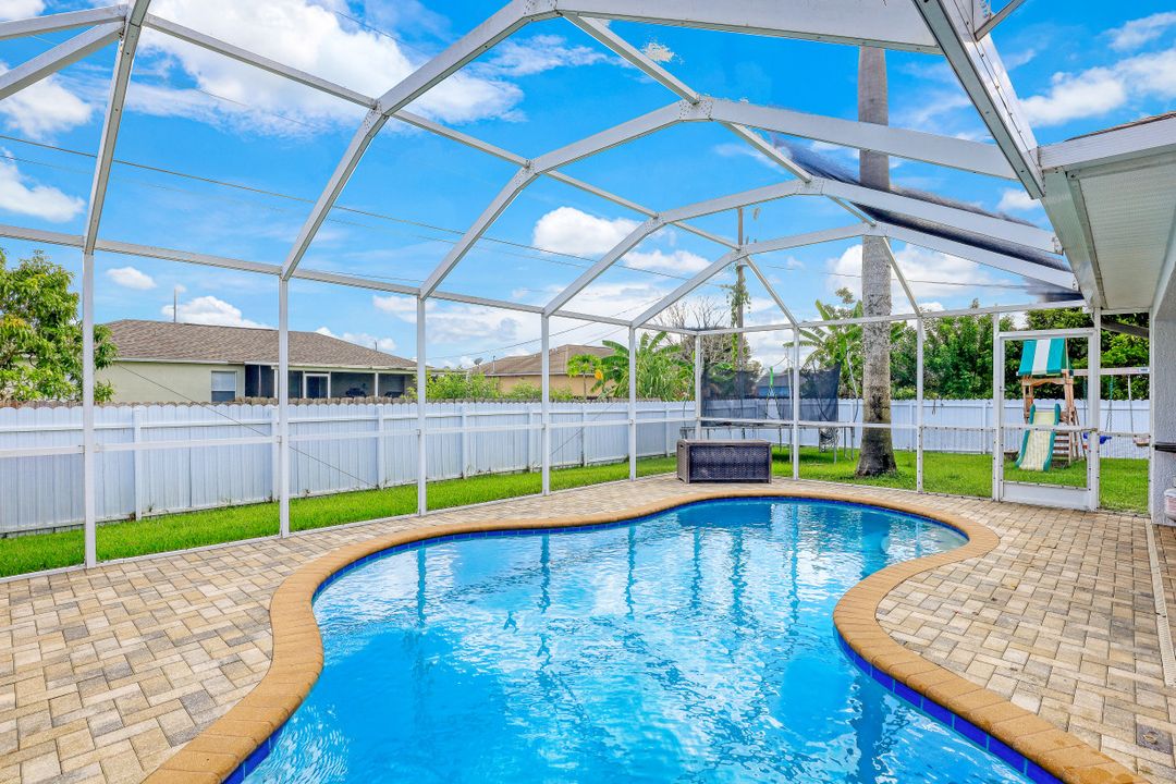 2030 NE 25th St, Cape Coral, FL 33909