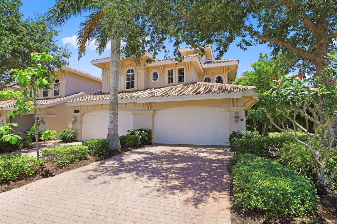 3176 Serena Ln #202, Naples, FL 34114