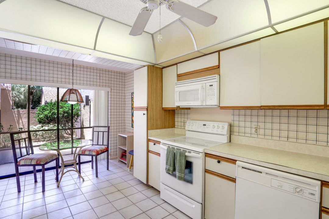 15330 Cedarwood Ln, Naples, FL 34110