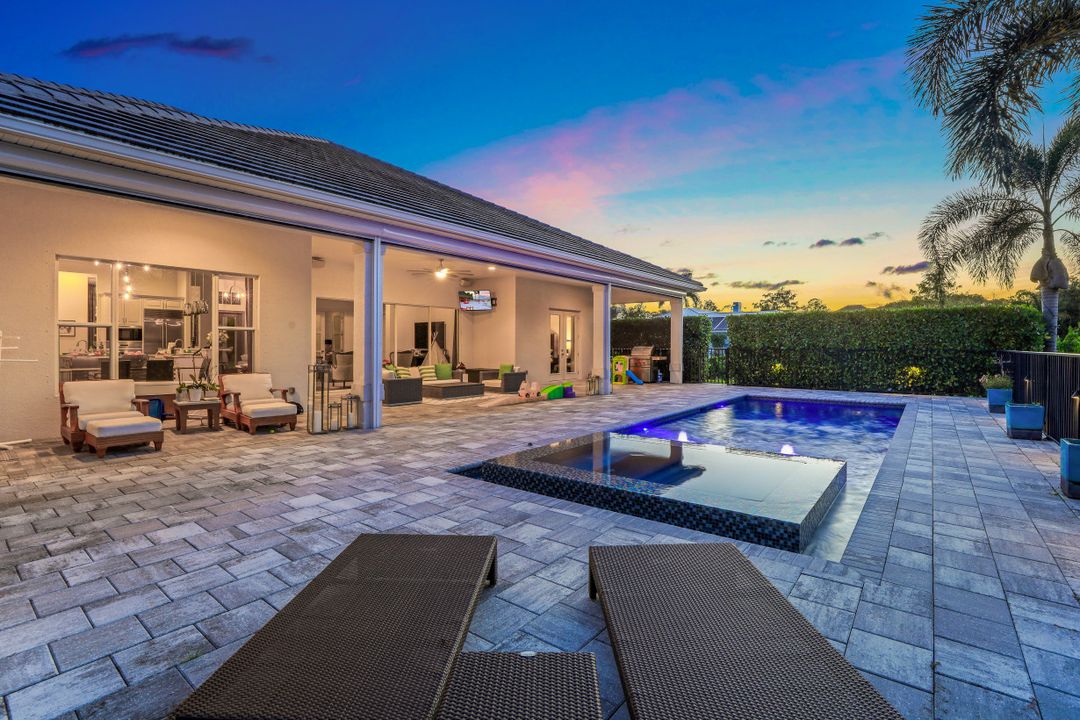 5931 Spanish Oaks Ln, Naples, FL 34119