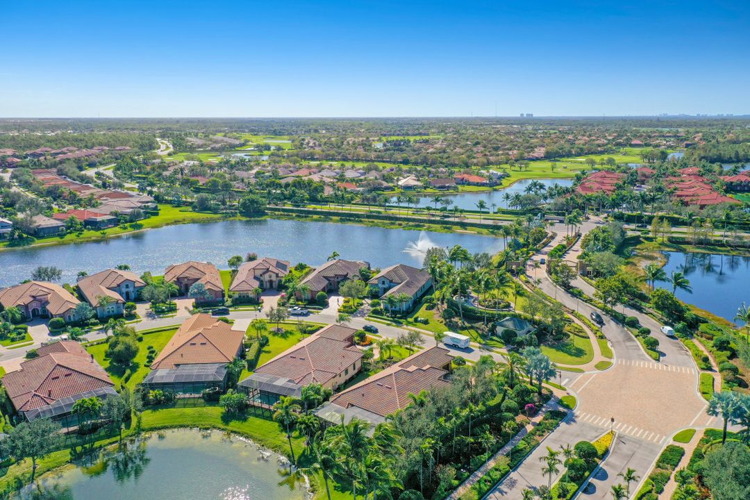 6287 Serano Way, Naples, FL 34113